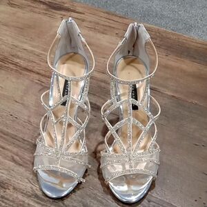 Caparros silver mesh & rhinestone strappy stilettos w back zip closure size 8.5